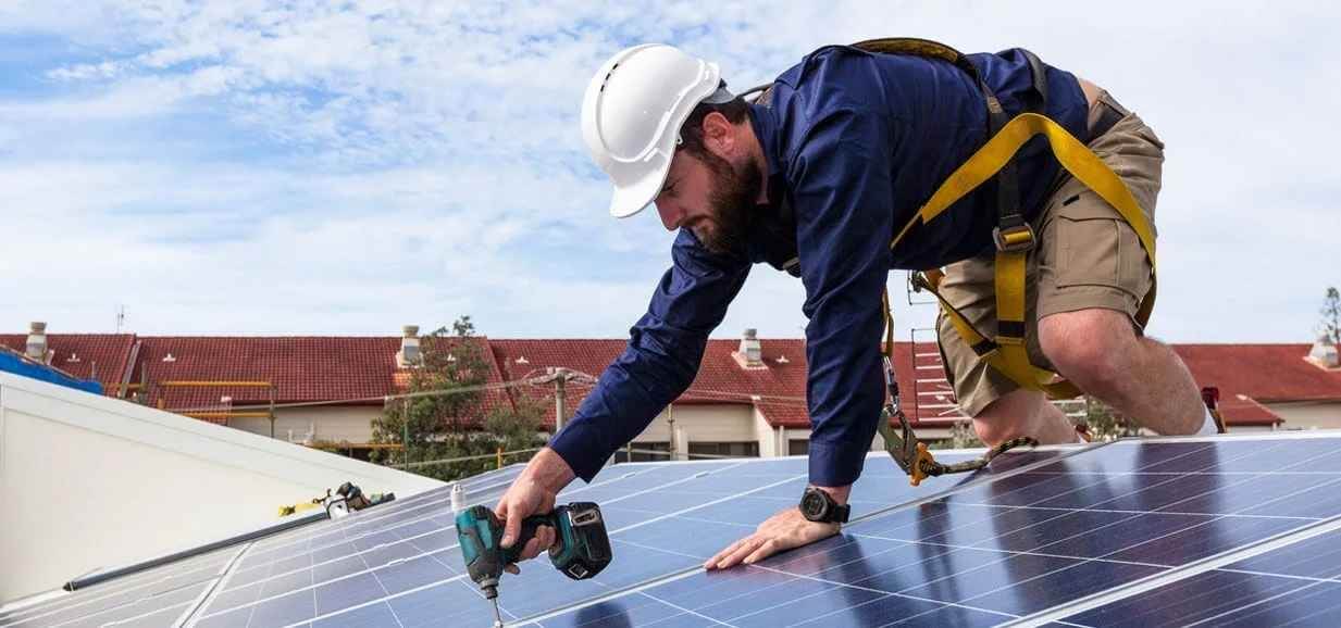 Impianti solari con accumulatore a batteria stanno diventando lo standard